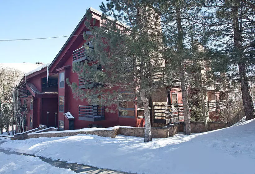 Отель Silver Cliff Park City Condos