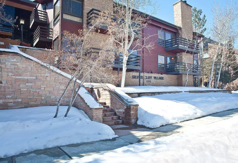 Отель Silver Cliff Park City Condos