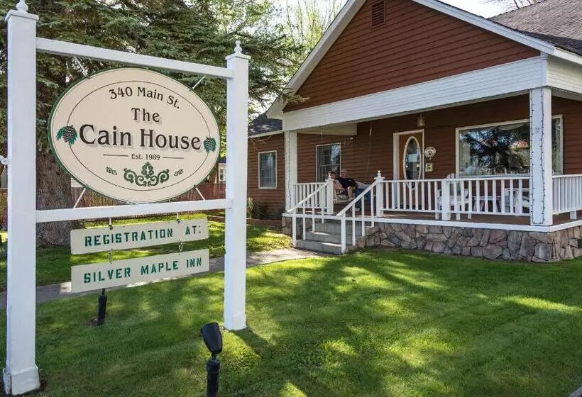 호텔 Silver Maple Inn And The Cain House Country Suites
