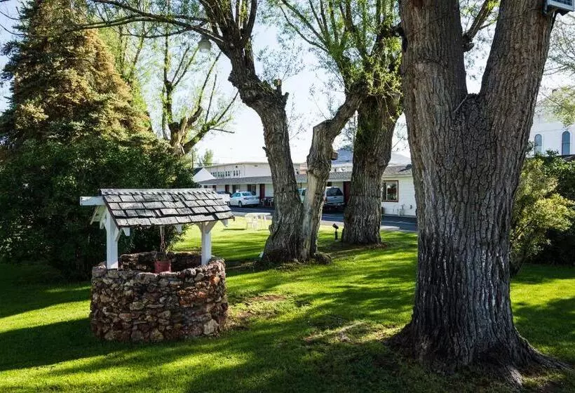 호텔 Silver Maple Inn And The Cain House Country Suites