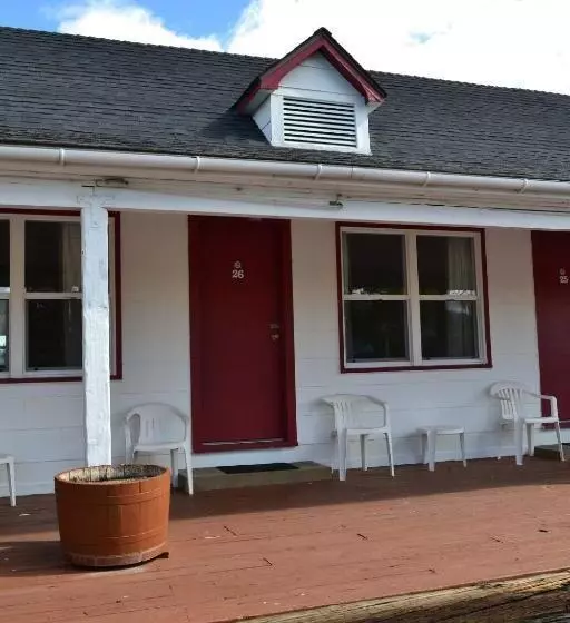 호텔 Silver Maple Inn And The Cain House Country Suites