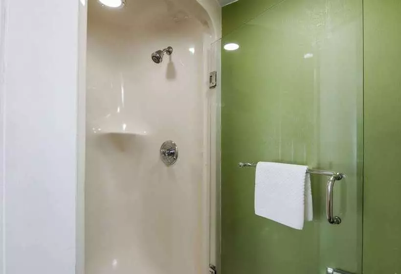 هتل Sleep Inn Hanes Mall