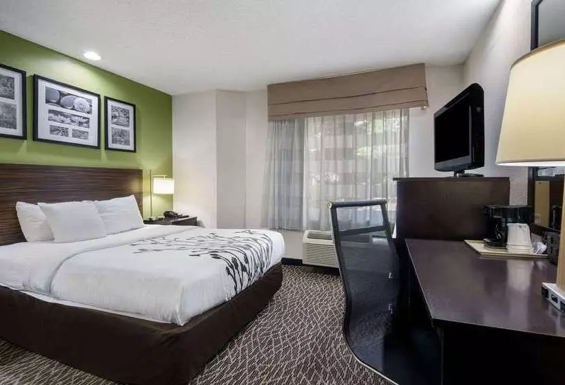 هتل Sleep Inn Hanes Mall