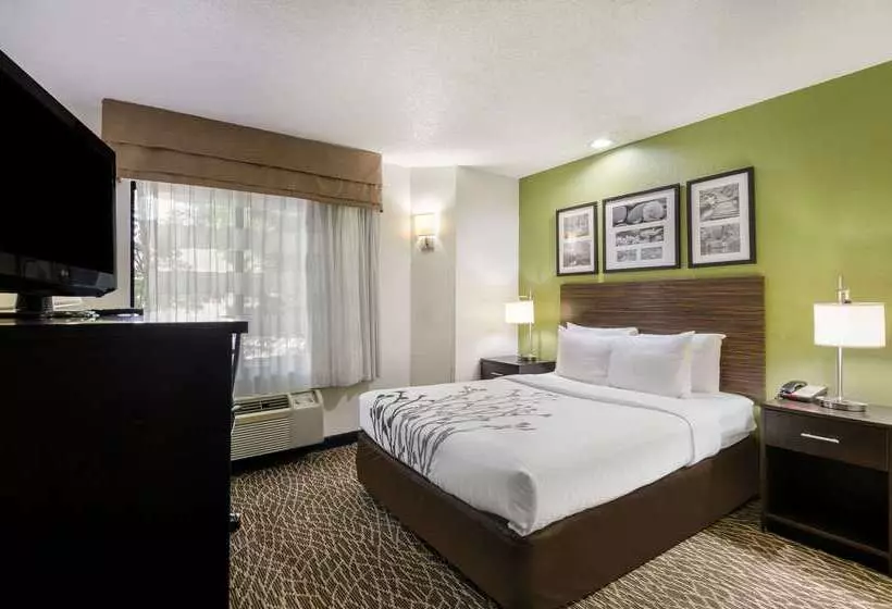 هتل Sleep Inn Hanes Mall