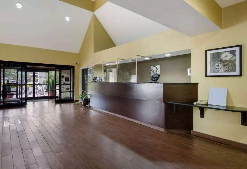 هتل Sleep Inn Hanes Mall