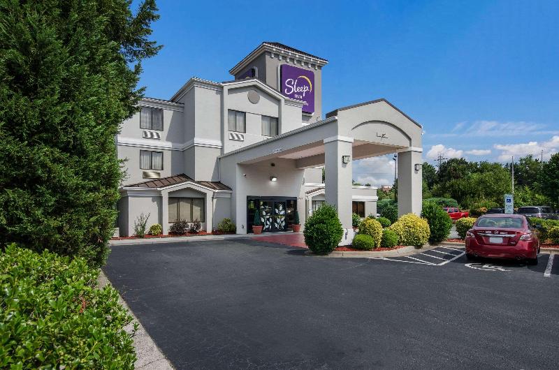 בית מלון כפרי Sleep Inn Hanes Mall