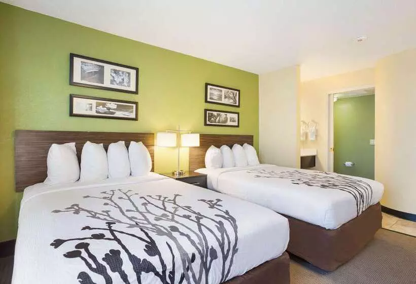 Отель Sleep Inn & Suites