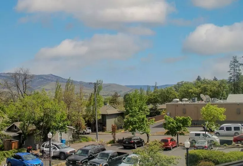 Отель Stratford Inn