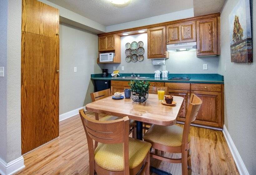 فندق Stratford Inn