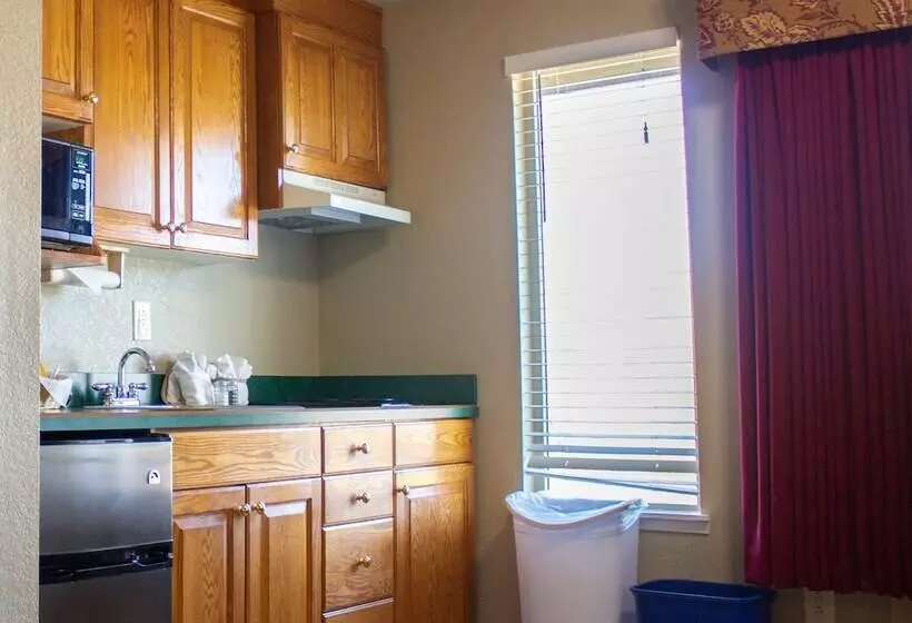 Отель Stratford Inn