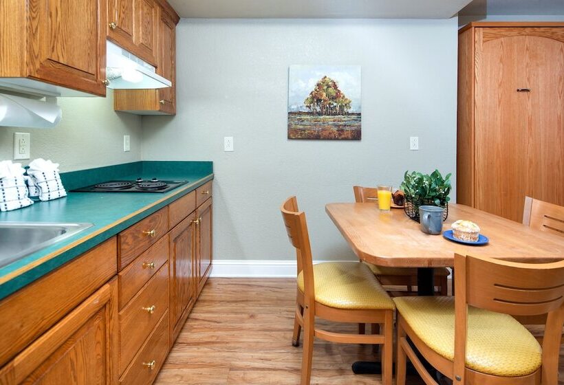 فندق Stratford Inn