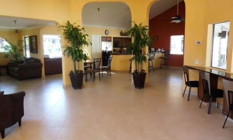 استراحتگاه Shorewalk Vacation Villas