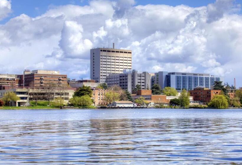 Silver Cloud Hotel Seattle University Of Washington District