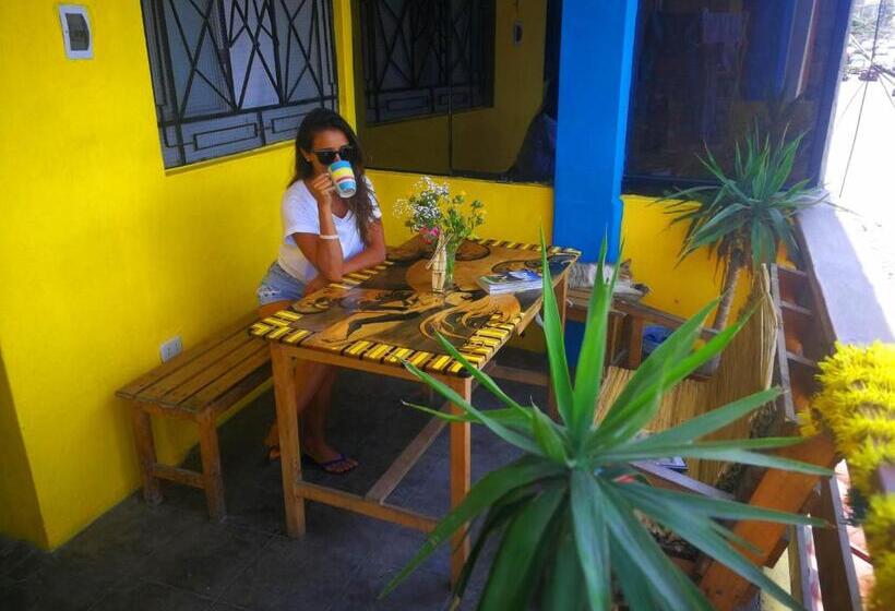 فندق صغير Urcia Surf House