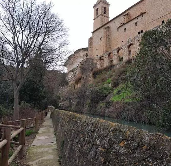 Hotelli Hostal Alcalá Del Jucar