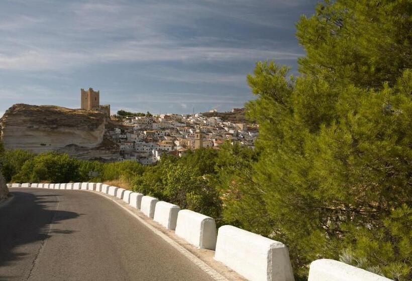 هتل Hostal Alcalá Del Jucar