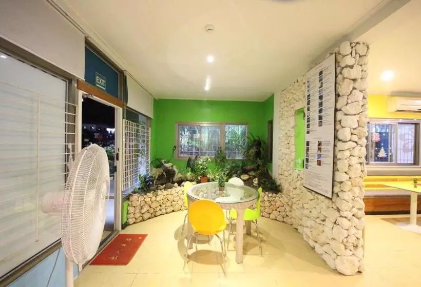 هتل Saipan Well  House