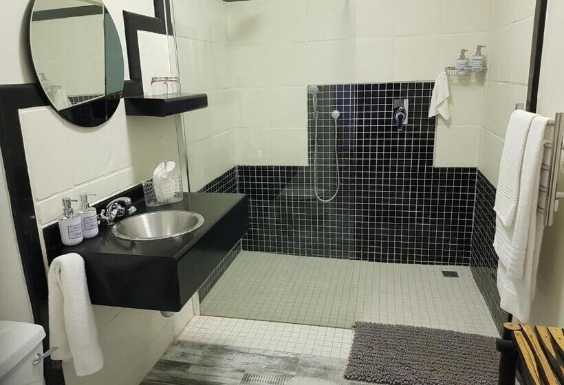 هتل House On Westcliff