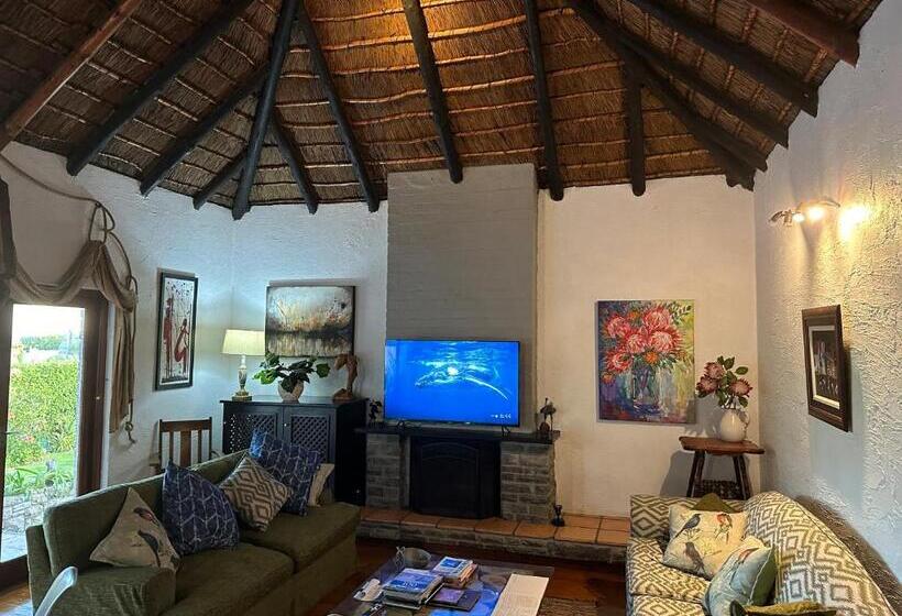 هتل House On Westcliff