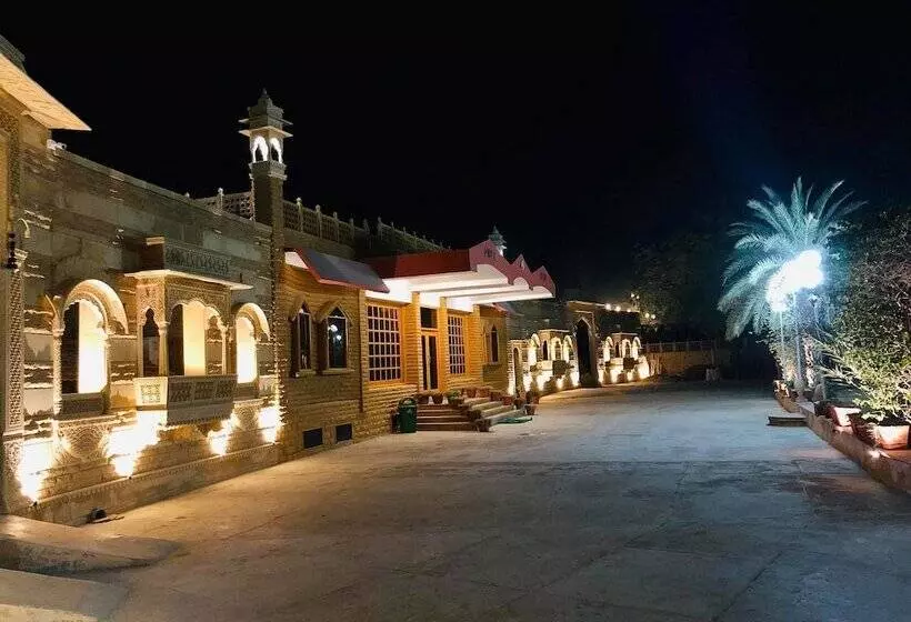 ホテル Dholamaru Grand