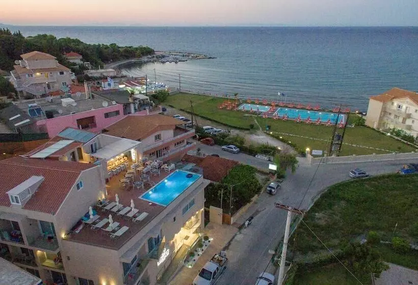 هتل Porto Planos Beach