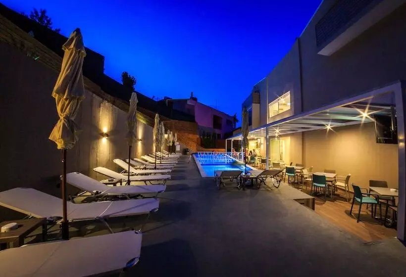 هتل Porto Planos Beach