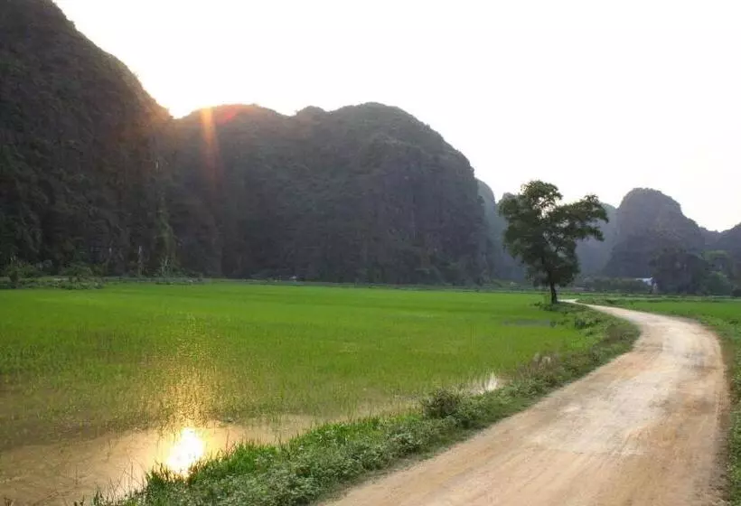 استراحتگاه Tam Coc Marina Villa