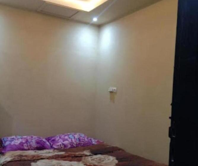 Bed and Breakfast Fm Penginapan