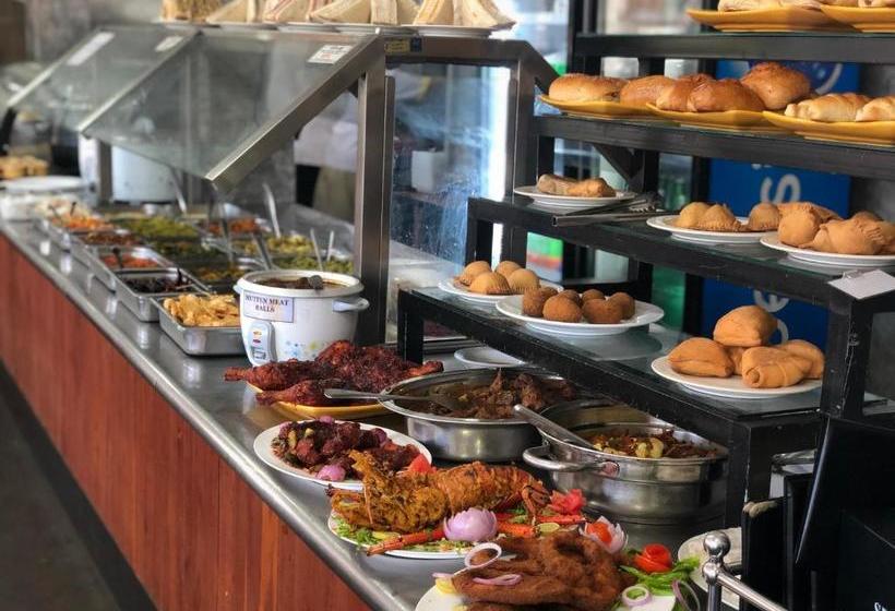 ホテル Luxury Inn Matale