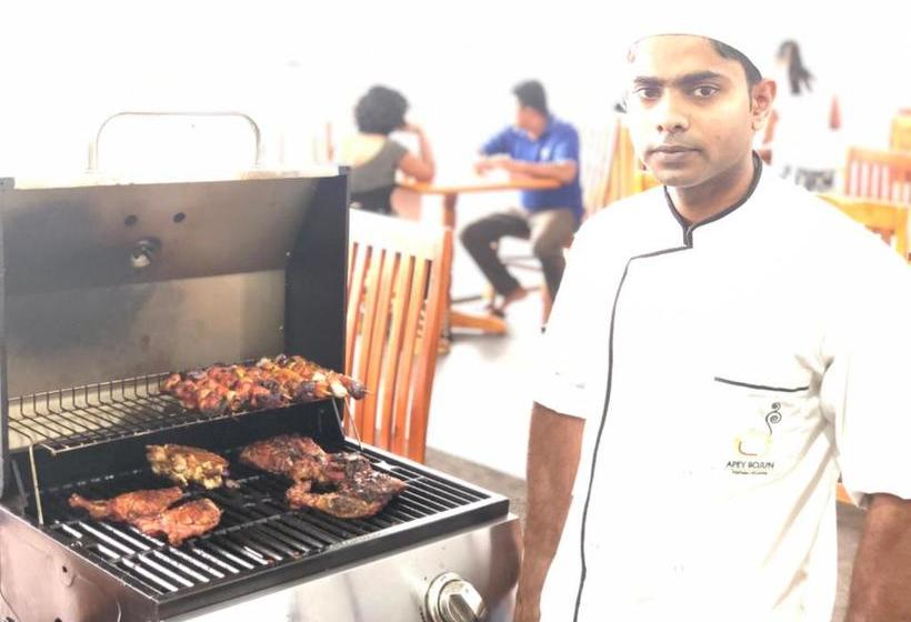 ホテル Luxury Inn Matale