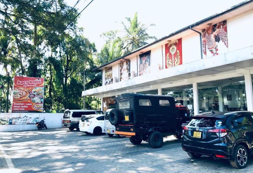 ホテル Luxury Inn Matale