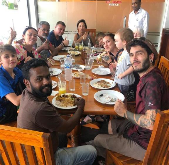 ホテル Luxury Inn Matale