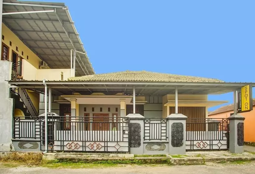 هتل Spot On 3005 Kost Rumaisha