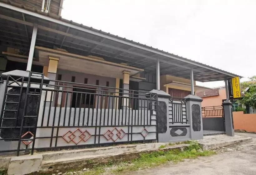 هتل Spot On 3005 Kost Rumaisha