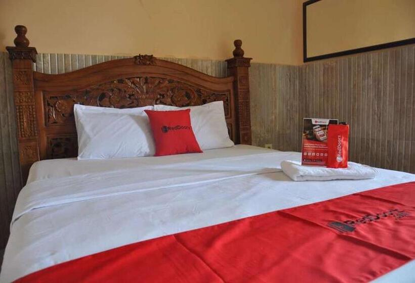 فندق Reddoorz Near Lokawisata Baturaden
