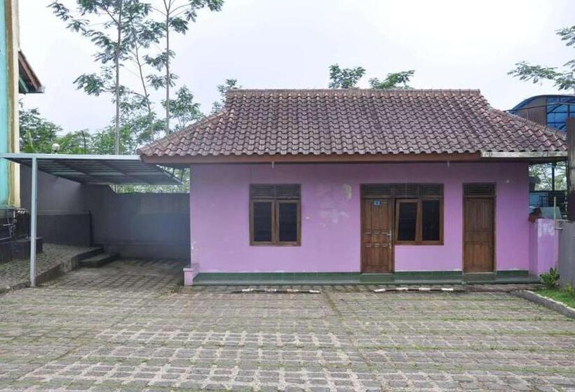 فندق Reddoorz Near Lokawisata Baturaden