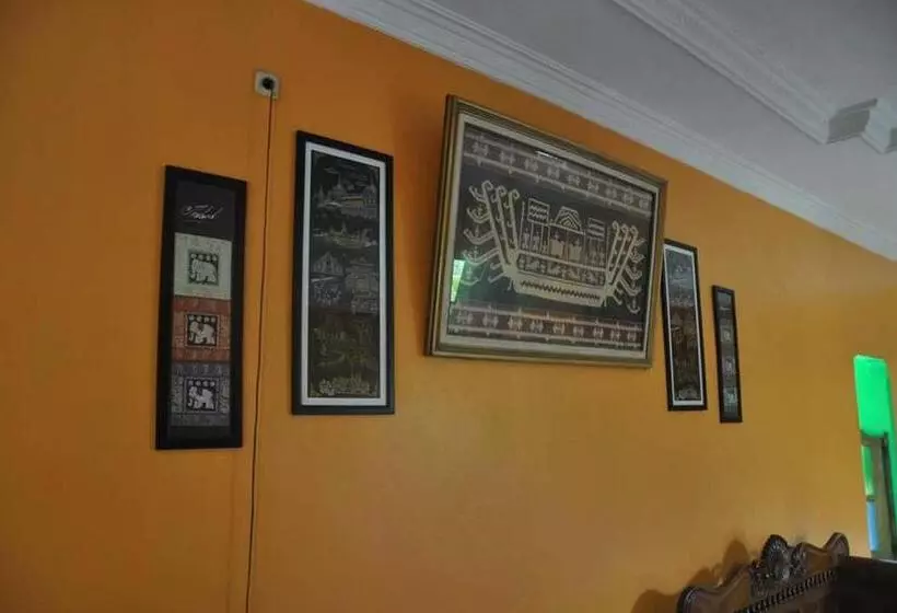 ホテル Reddoorz Near Lokawisata Baturaden