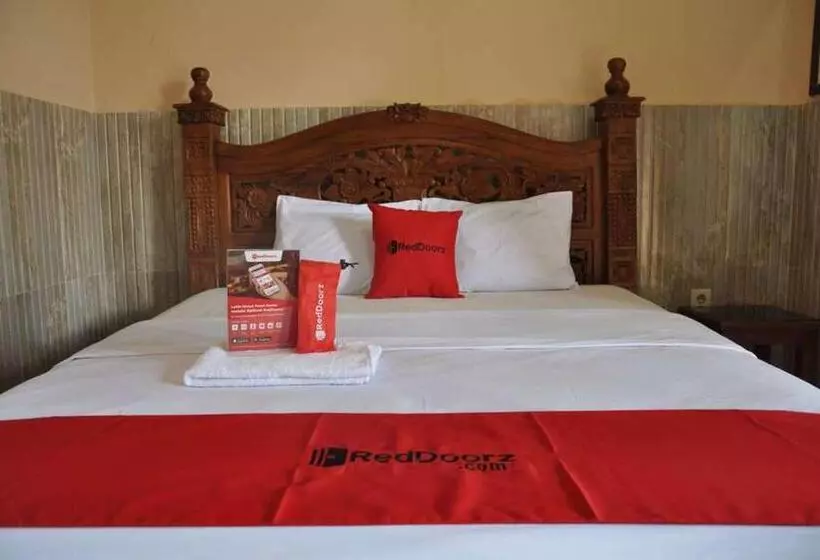 ホテル Reddoorz Near Lokawisata Baturaden