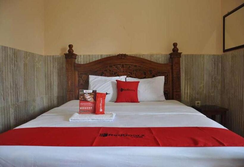 فندق Reddoorz Near Lokawisata Baturaden