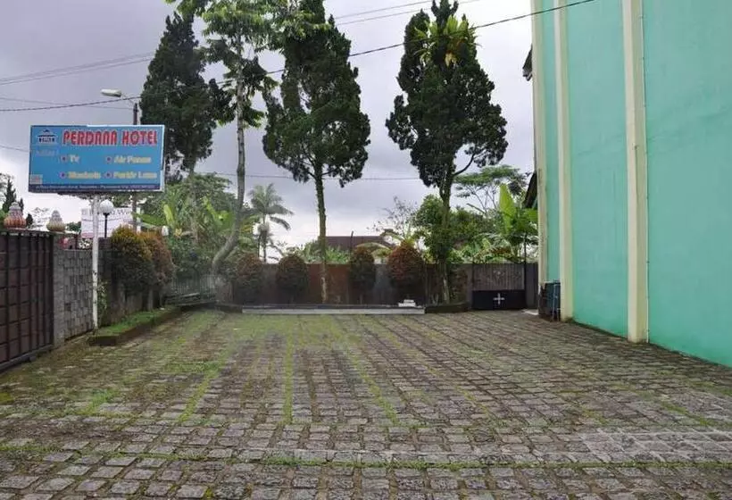 ホテル Reddoorz Near Lokawisata Baturaden