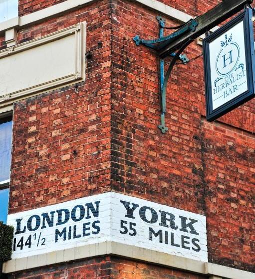 Отель The Herbalist Rooms