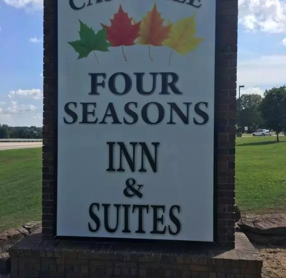 Hotelli Cassville Four Seasons Inn & Suites