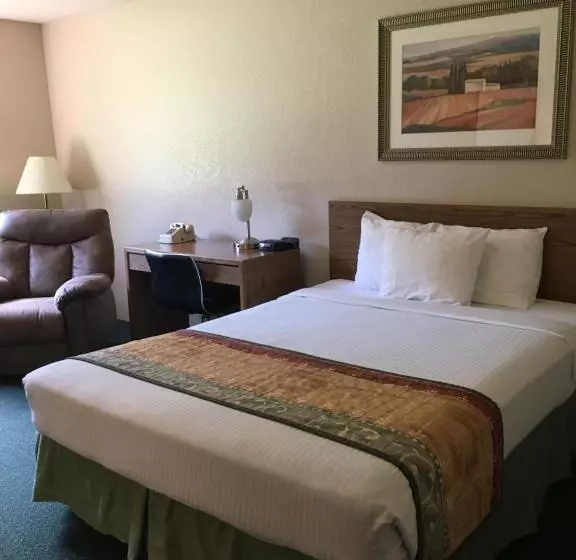 Hotelli Cassville Four Seasons Inn & Suites