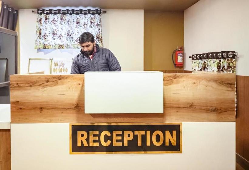 Hotell Oyo 70090 Jugnu