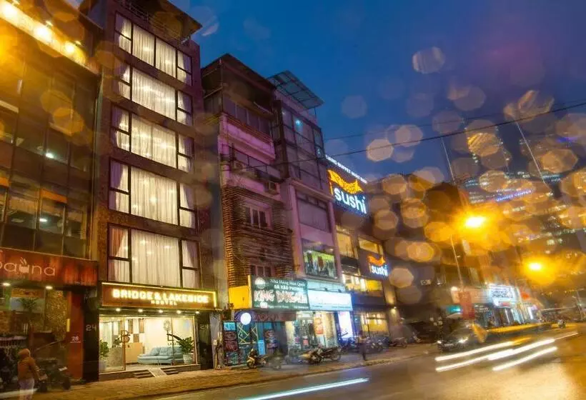 هتل Bridge Lakeside Room For Rent Hanoi