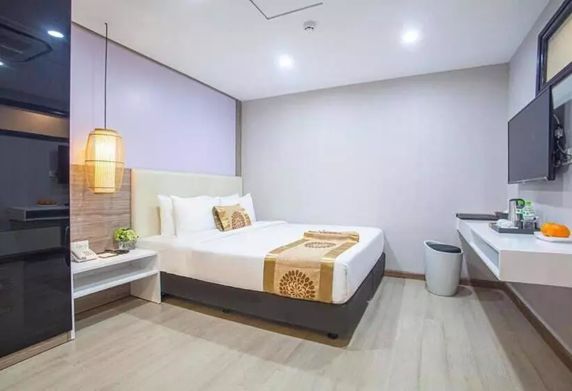 هتل Bridge Lakeside Room For Rent Hanoi