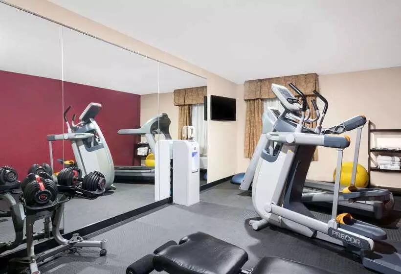 Отель Baymont By Wyndham Stevens Point