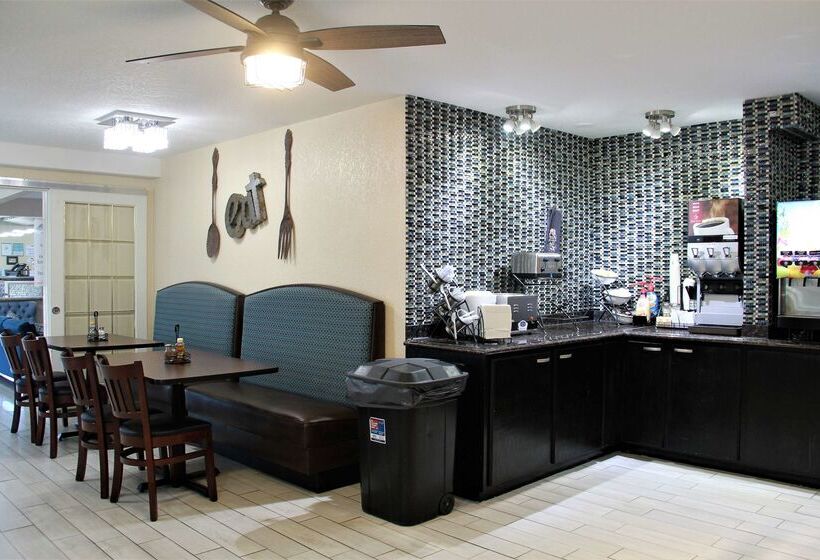 Отель Baymont By Wyndham Stevens Point