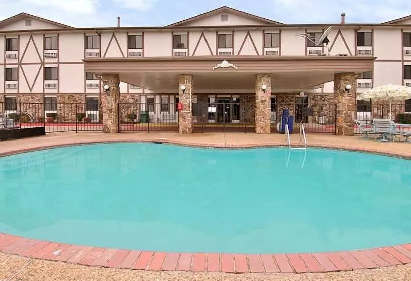 Hotelli Merryton Inn