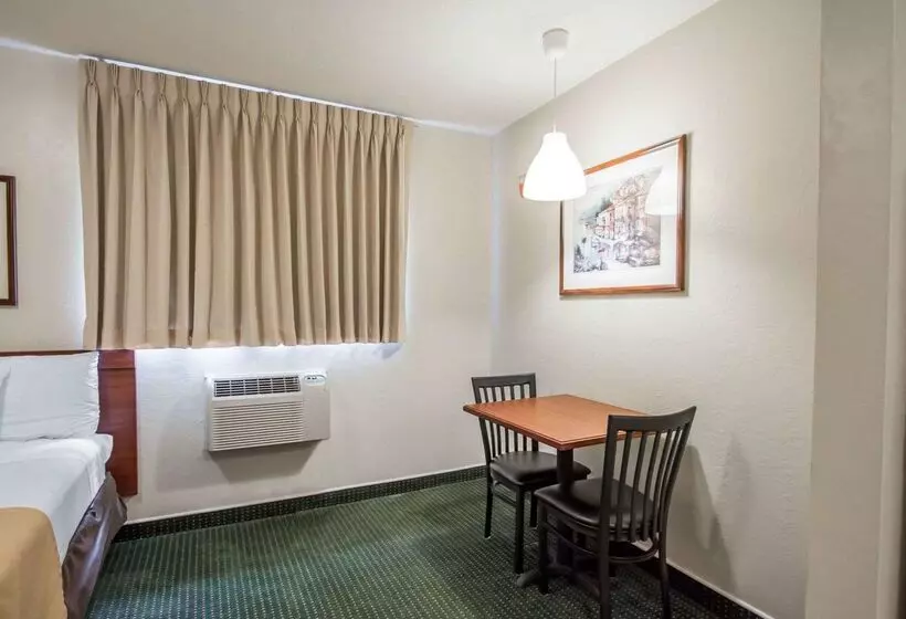 ホテル Suburban Studios Melbourne Airport